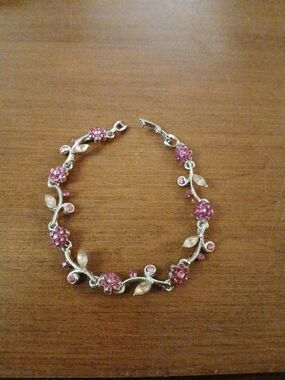 Silver-Tone Bracelet with Pink Floral Crystals !